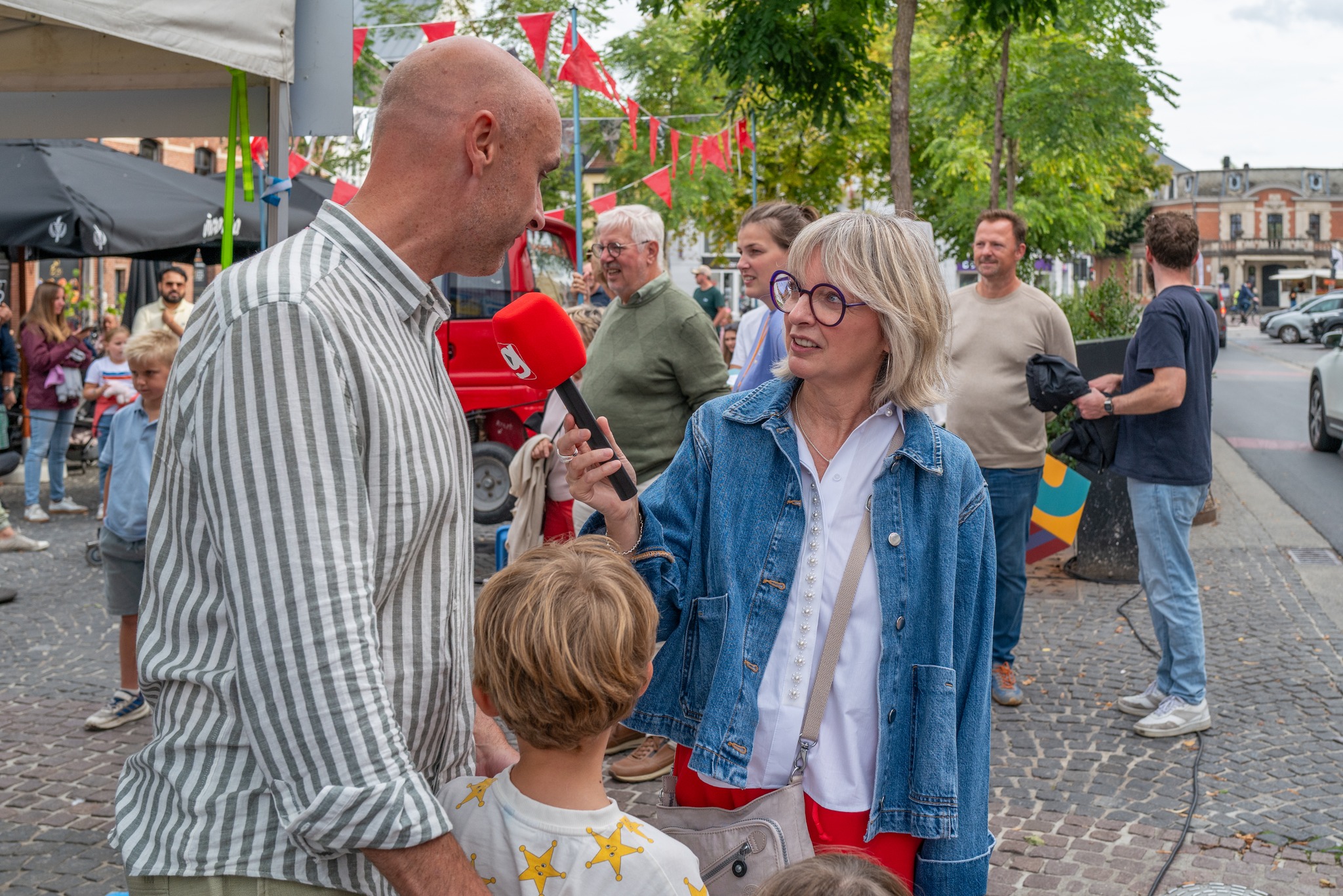 Ze zijn op pad, Sabine, Lolo Oilsjt en Wim Van Geyt🎤